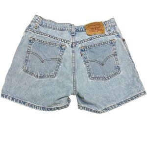 Levi’s VTG 90’s Light Wash High Waisted Mom Jean Shorts Size 11 JR